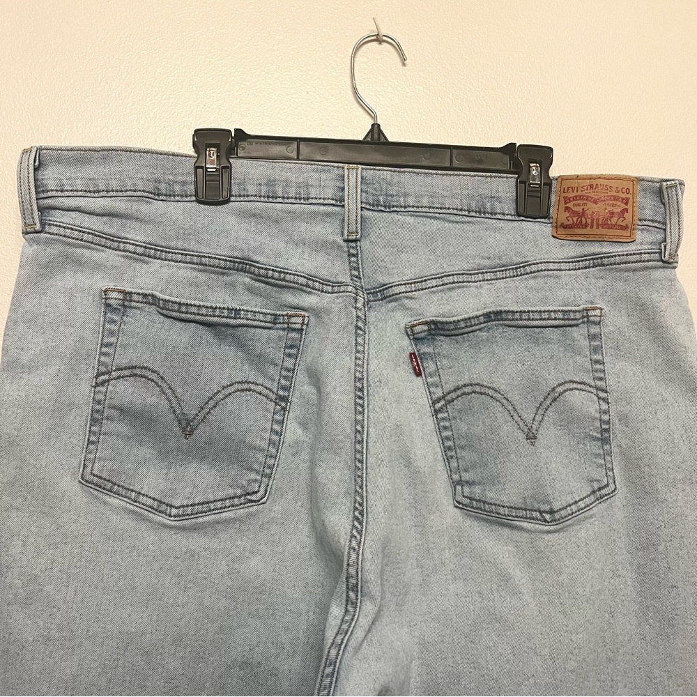 Levi's Women's Ribcage Straight Leg Jeans in Light Wash Blue Size 22W - Picture 5 of 9